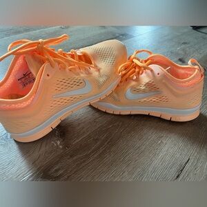 Women’s Nike Shoe size 7